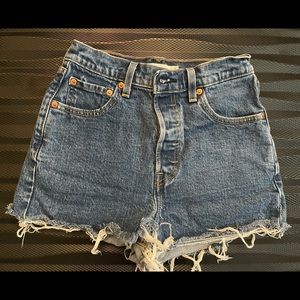 Levi’s Ribcage Shorts